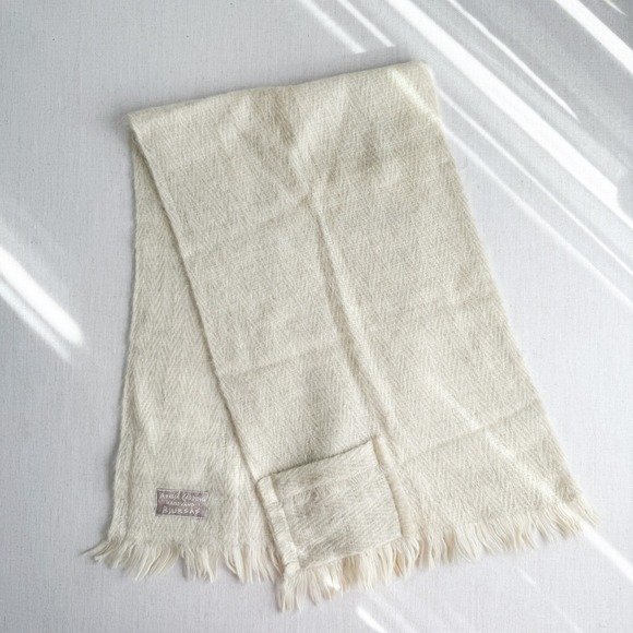 Atelje Carding Swedish hand knit wool cottagecore shawl